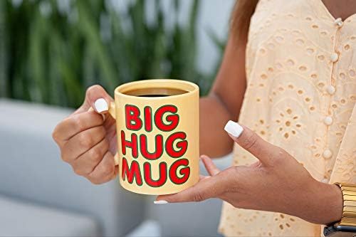 Just Funky Official Detetive True Big Hug Caneca Caneca de 16 onças - Copa de cerâmica para café quente, chá, cacau - réplica de suporte Item - Perfeito para casa, escritório, festas - Mercadoria licenciada