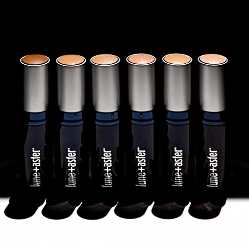 Lune+Aster Dawn to Dusk Foundation Stick-Média-um bastão de base creme infundido com ingredientes bons para você que