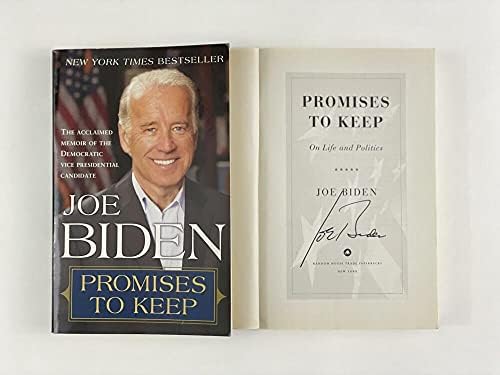 46º Presidente Joe Biden assinou o autógrafo Promeste de manter o livro-vice-presidente de Bacack Obama, ex-senador de Delaware, recordações