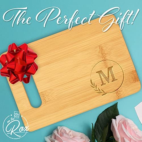 Nas placas de corte monogramas de Rox - 9 ”x 12” A a Z Placa de bambu gravado personalizada - grande tábua de madeira personalizada com iniciais - Presentes de cozinha personalizados de madeira personalizados