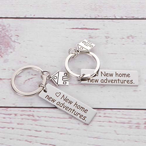 LioBo 2 PCs New Home New Adventures Keychain Movendo -se em Chain Chain Warming Gift Saco de Ornamentos pendurados Os anéis