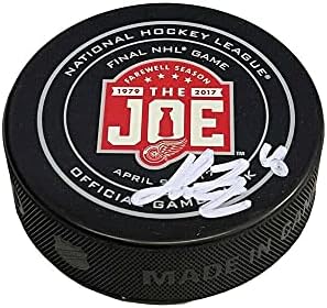 Henrik Zetterberg assinou adeus ao Joe Official Game Puck - Red Wings - Autografado NHL Pucks