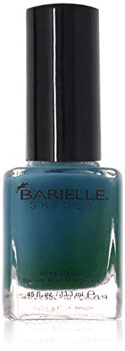 Esmalte Barielle - Nascido 2 B Naughty, um verde de inverno cremoso com cor azul na cor da unha