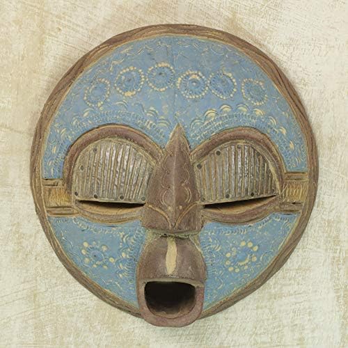 NOVICA Decorativa Decorativa de Máscara de Madeira e Alumínio do Gana, Blue 'New Love'