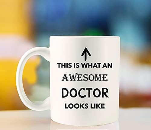 É isso que um médico incrível parece caneca de café. Doctor, presentes de formatura da faculdade de medicina.
