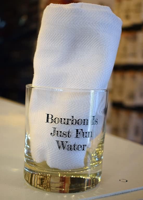 Bourbon é apenas divertido água de uísque de bourbon rochas de vidro