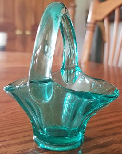 Cesta de nozes em miniatura de vidro azul