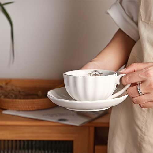 Sweejar Royal Ceramic Tea Cups e pires Conjunto, 8 onças para xícaras de café expresso, xícaras de cappuccino, copos de café