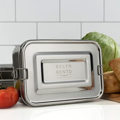 Caixa de bento de aço inoxidável. Este recipiente ecológico de armazenamento de alimentos possui 6 ½ xícaras de comida. Perfeito para as sobras ou como uma grande lancheira de metal.