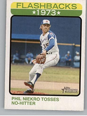 2022 Topps Heritage Baseball Flashbacks BF-3 Phil Niekro Atlanta Braves Official MLB Baseball Card em condição bruta